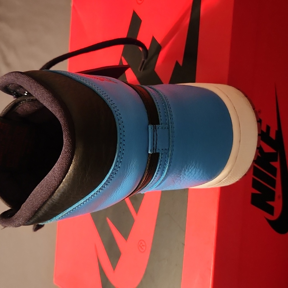 Nike - Picture 5 of 13